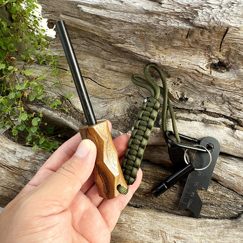 Nieuwe Outdoor vuursteen vuura - Ferro Rod Striker recensie en prijs