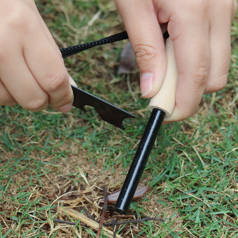 Draagbare outdoor vuursteen, u - Ferro Rod Striker recensie en prijs