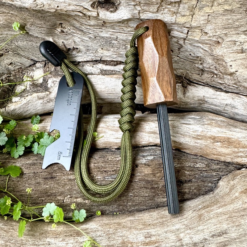 Zeshoekige Firestone Rod met h - Ferro Rod Striker recensie en prijs